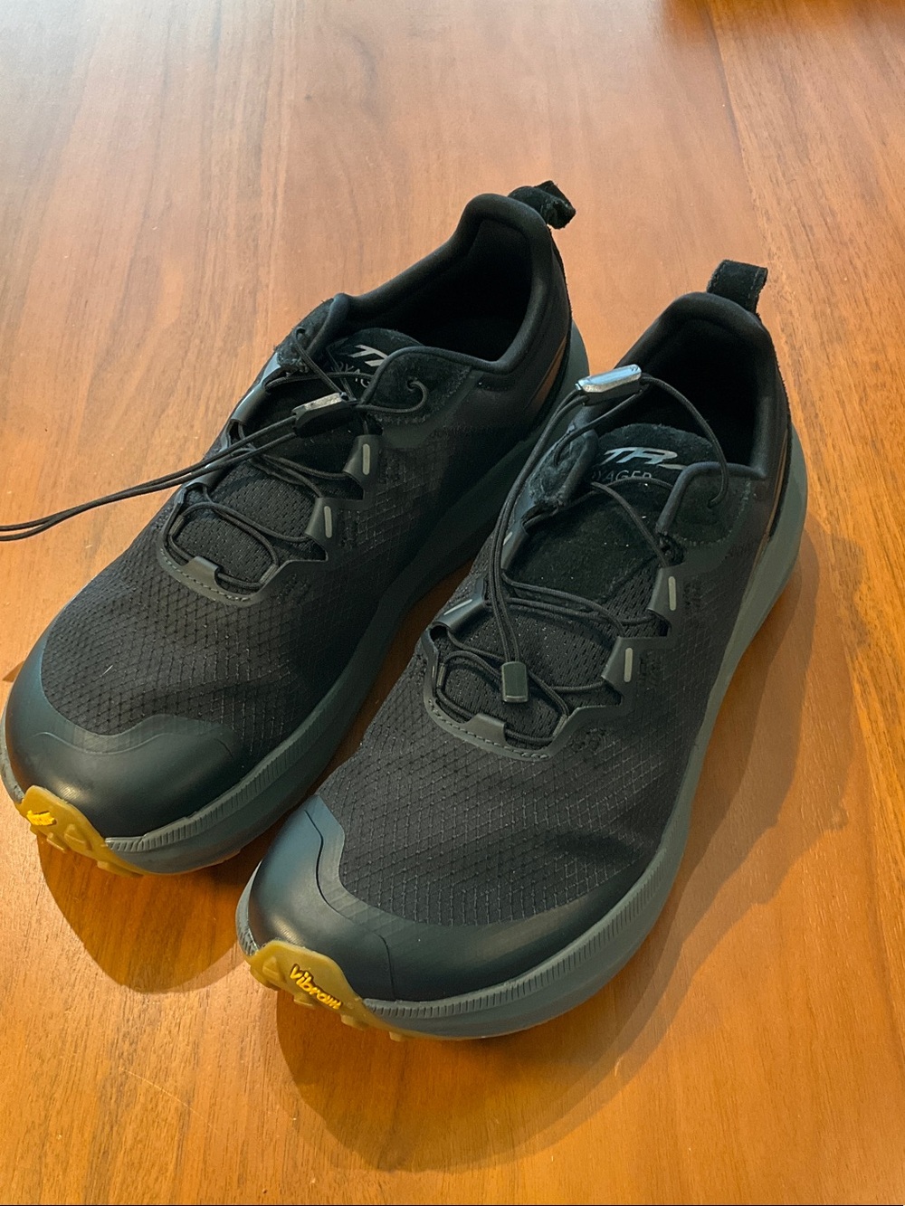 Voyager Altra Men's Black Athletic Shoes with Yellow Toe Accents sample
